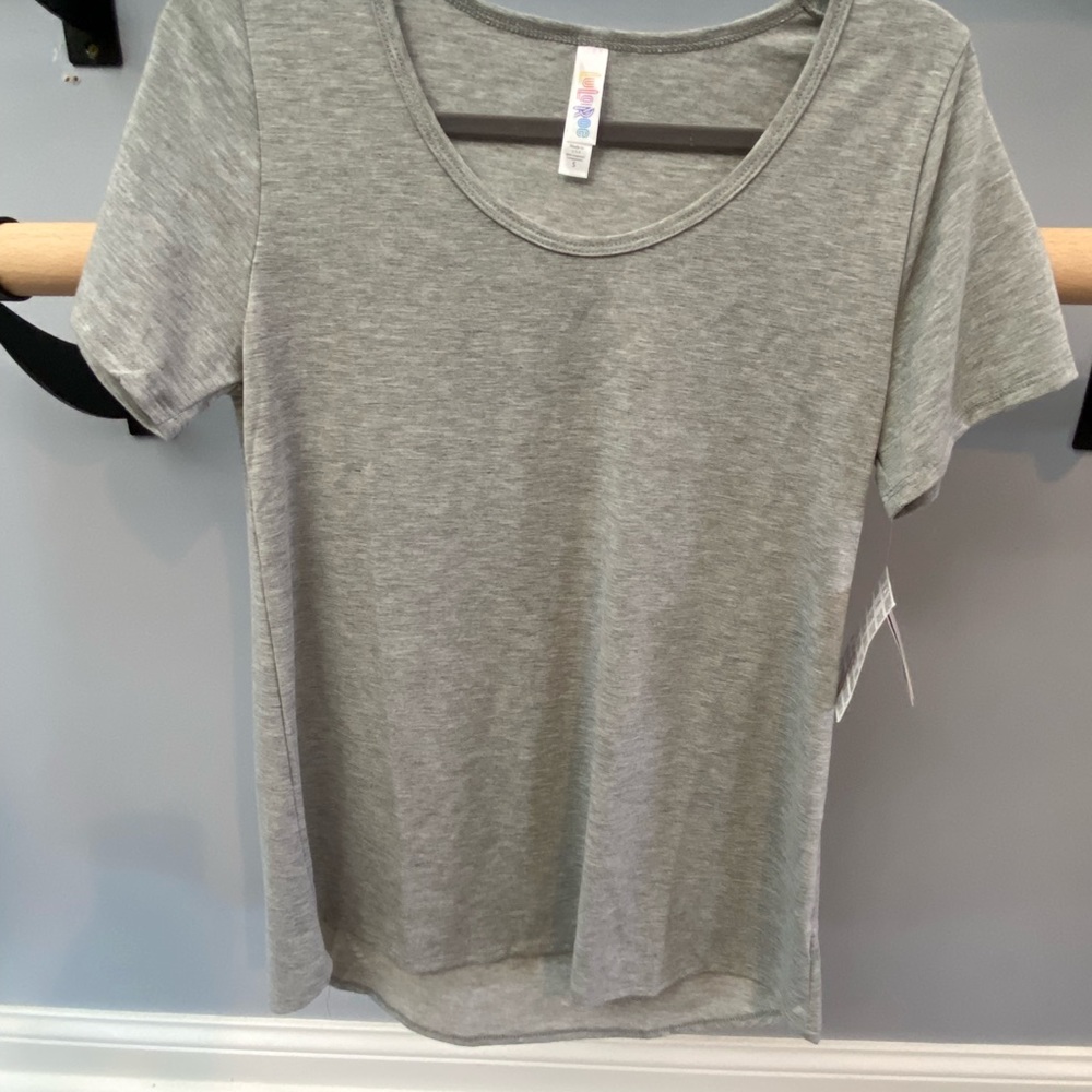 LuLaRoe Classic Tee womens size small 6-8 Gray short sleeve